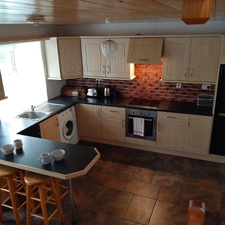 Traditional Cosy Cottage With Beautiful Views Westport Bagian luar foto