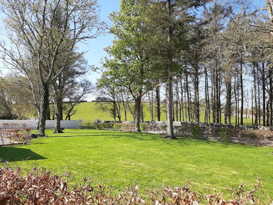 Traditional Cosy Cottage With Beautiful Views Westport Bagian luar foto